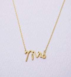 30pcs English alphabet initials MRS madam Mrs Necklace Small Stamped Word Initial Necklace Tiny Love Alphabet Letter Necklaces2655380