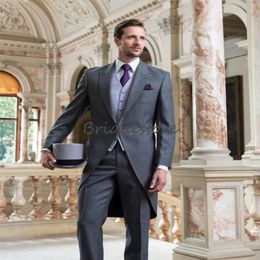Fitted Grey Formal Suits For Wedding Party Three Pieces Man Western Style Tailcoat Suits Prom Party Wear men tuxedos groom wedding suit 241o