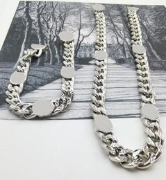 Unisex Fashion Thick Chain Necklaces High Quality Letter Women Cuban Choker Necklace Punk Vintage Men Womens Couples Jewelry Acces6116335