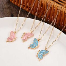 Pendant Necklaces Fashion Cute Friends Butterfly Necklace Ladies European and American Simple Colour Couple Butterfly Two-piece Friendship Gift