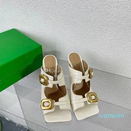 Tasarımcı Ayakkabı Topuklu Streç Toka Mule Sandal Tasarımcı Sandalet Sandal Toe Toe Lüks Kadın Ayakkabı Kadınlar İçin Yüksek Topuklu Terlik Yüksek Kaliteli Deri Slaytlar Katırlar