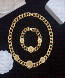 Fashion Designer Necklaces V Pendant Banshee Head 18K Gold Plated Bracelets Earrings Rings Birthday Festive Engagement Gifts V128330465