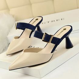 2020 New Korean Fashion Chunky-Heel Heel Leather Shallow Mouth Tip Colour Field with a Belt Buckle Baotou ban tuo xie