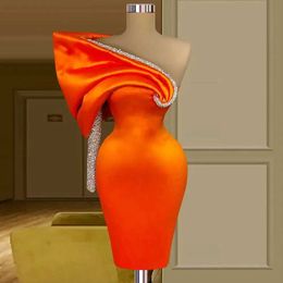 Basic Casual Dresses Fashion Design One Shoulder Orange Short Mermaid Prom Dress 2024 Mini Sparkling Pearl Stidos Cocktail Satin Party Dress CustomizationL2405