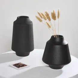 Vases Black Ceramic Vase Home Decoration Crafts Tabletop Ornament Simplicity Japanese-style Decor For Modern Table Shelf Bedroom