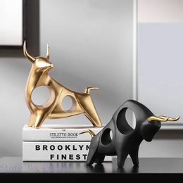 Creative Resin Animal Sculpture Abstract Simulation Cattle Bull Statue Golden Hollow Modern Home Decoration Accessories European 240510