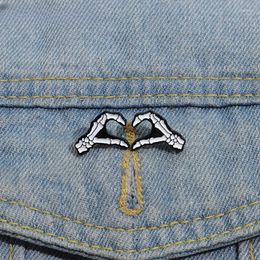 Brooches Skeleton Skull Heart Gesture Enamel Pins Halloween Brooch Lapel Badge Punk Gothic Clothes Jewellery Pin Gift For Friends Wholesale