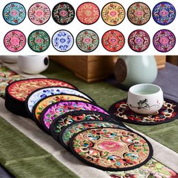 Table Mats 10pcs Round Embroidered Cloth Coasters Vintage Ethnic Floral Design Teacup Mat Dining Placemat Cup Pads Kitchen Decor
