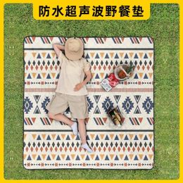 Carpets Ultrasonic Picnic Mat Waterproof Moisture-proof Thickened Spring Nap Cloth Outdoor Camping Portable Blanket
