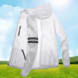 Men's Casual Shirts Ultra thin waterproof and sunscreen clothing summer quick drying bicycle jacket mens running camping breathable Q240510