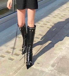 Boots KneeHigh Boots Shoes Designers Shoe Lambskin Leather Stud Buckle Embellished Side Zip Pointed Toe Stiletto Heel Tall Luxury8005317
