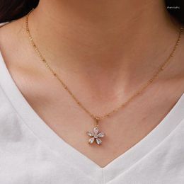 Chains Luxury Simple Chain 18K Gold-Plated Stainless Steel 16mm White Zircon Five Petal Flower Pendant Necklace For Women