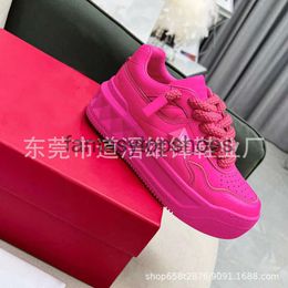Valention Shoe Valentine designer Sports Shoes Valentines Mens VT Style Fashion Runner Top Cowhide Sneaker V Pace Same Mens 2023 High Casual Quality Top Running RCPX