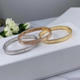 Classic Luxury Clover Bracelet Fashionable New Brand Signature Bracelet Designer High Quality Electroplated 18K Gold Stainless Steel Bracelet for Women's Jewellery