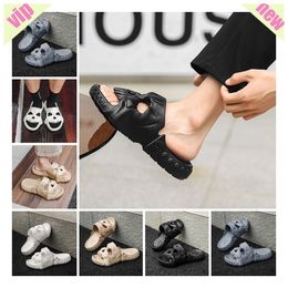 EVA hole shoes with a feeling of stepping on Faeces thick soled sandals summer beach men's shoes toe wrap breathable sandals 2024 cool ultra