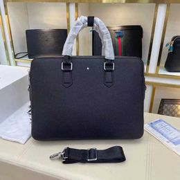 Briefcases New Men Shoulder Briefcase Leather Designer Handbag Business Plaid Laptop Bag Messenger Bags Totes Mens Lage Computer Handbags Double Layer Zipper 39cm