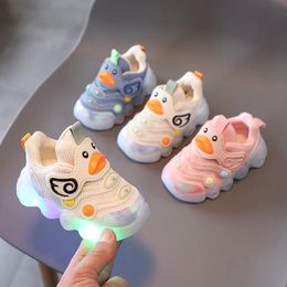 Children Led Casual Shoes Cute Cartoon Duck Sneakers Toddler Glowing Tennis Boys Girls Breathable Mesh Sports Sapato 240506