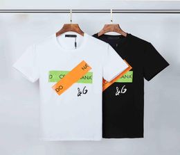 19SS Fashion Luxury Embroidered t shirts Men Women Design High Quality Black and White Top 100 Cotton8436451