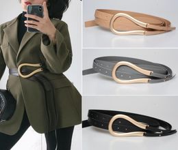 2021 Womens beltsnew Italian luxury accessories large horseshoe metal buckle super Fibre leather belt double belt9854515