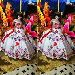 2022 Modern Flowers Embroidered Mini Quinceanera Flower Girls Dresses V-neck Cap Short Sleeve Puffy Ball Gown Layers Pageant Formal Dre 312V