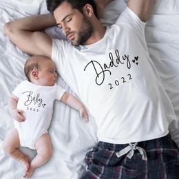 Funny Baby Daddy Family Matching Clothing Simple Pregnancy Announcement Look T Shirt Dad Clothes 240507