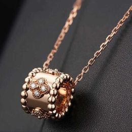 Designer Necklace Vanca Luxury Gold Chain Kaleidoscope Honeycomb Small Waist Female 18k Gold Four Leaf Clover Full Diamond Clavicle Chain Lovers Gift