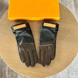 Men Designer Mitten Sheepskin Gloves Winter Luxury Genuine Leather Mittens Cashmere Fingers Glove Mens Warm Cashmere Inside Touch 4456647