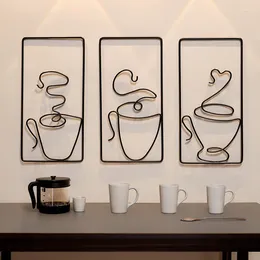 Decorative Figurines 1pc Creative Wall Iron Art Decoration Coffee Shop Signage Hanging Pieces Simplified Cup Shape Design