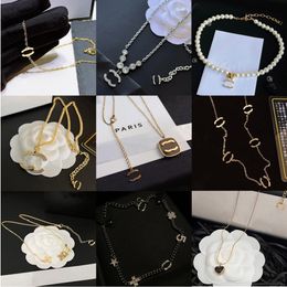Designer Choker Necklaces Brand Letter Copper Necklace Fashion Women Silver Gold Plated Collarbone Chain Jewellery Crystal Pearl Fashion Christmas Gift