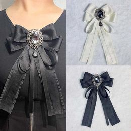Brooches Retro Ribbon Large Bow Tie Brooch Rhinestone Fabric Bowknot Collar Pins For Women Wedding Party Necktie Jewelry Accessories