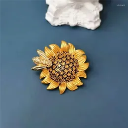 Brooches Vintage Sunflower Enamel Pin Wedding Bouquets For Women Men Daisy Flower Insect Bee Pins Brooch Jewellery Accessories