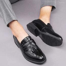 Casual Shoes 2024 Designer Style Dress For Men Brand Business Slip On Leather Wedding Party