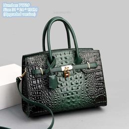 Briefcases Wholesale Ladies Shoulder Bags 8 Colours Elegant Atmosphere Thickened Emed Leather Handbag Large Crocodile Fashion Tote Bag Gold Buckle Trend HanOPPJ