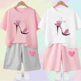 Clothing Sets 2024 Summer Girls Cotton Clothing Set Childrens Cute Cartoon Butterfly High Heel T-shirt+Shorts 2-piece Set Childrens Athletic ClothingL2405