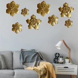 Decorative Figurines Metal Flower Wall Hanging European Mural Craft Ornaments 3D Sticker Decorate TV Background El Lobby Home Livingroom