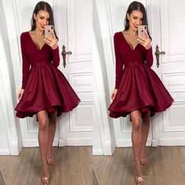 2020 Burgundy Cocktail Party Dresses Long Sleeves Deep V Neck Satin Pleats Short Prom Dress Formal Occasion Wear Cocktail Party Gowns 216c