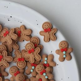 Decorative Figurines 10pcs Cartoon Christmas Gingerbread Man Resin Decorations DIY Earring Jewellery Phone Shell Accessories Year Party