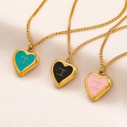 Luxury Designer Necklace 18K Gold Plated Stainless Steel Necklaces Choker Chain Love Heart Brand Letter Pendant Fashion Womens Wedding Jewellery Gifts Accessories