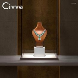 Decorative Plates Ciyye Solid Wood Portrait Necklace Display Stand Holder Jewellry Mannequin Bust Pendant Window Jewellery
