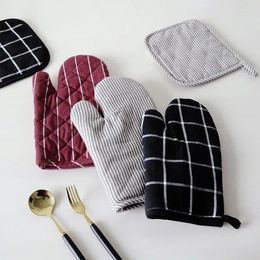 Table Mats 1Pc Geometry Striped Plaid Thicken Kitchen Microwave Oven Glove Heat Insulation Pad Baking Tool