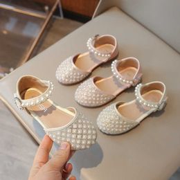 Sneakers 2024 Spring/Summer New Little Girl Classic Western Korean Crystal Single Shoes Womens Treasure Fashion Shining Water Diamond Dance H240513