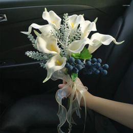 Decorative Flowers High Quality Mixed Imitation White Calla Blueberry Holding Flower Bridal Wedding Bouquet Finished Artificial