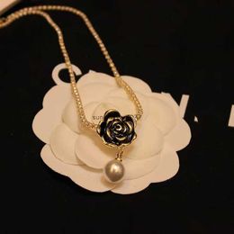 Camellia flower water diamond necklace clavicle chain choker neck Korean version style East Gate same minimalist design