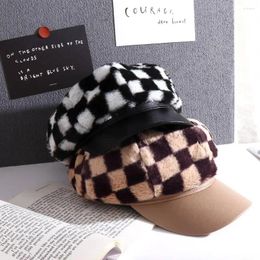 Berets Punk Vintage Plush Winter Autumn Baseball Caps Checker Visors British Peaked Cap Women Grid Korean Painter