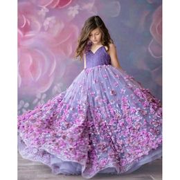 2024 Purple Flower Girl Dresses For Weddings V Neck Spaghetti Straps Lace Appliques Beads Ball Gown Tulle Girls Pageant Dress Kids Communion Gowns Hand Made 0513