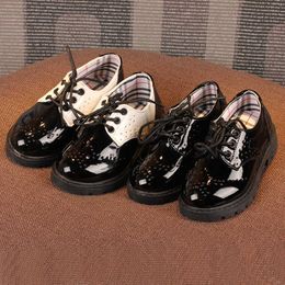 Sneakers 2022 spring school season boys performance shoes girls casual small leather British fashion childrens H240513