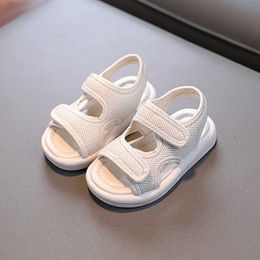 Sandals Childrens shoes boys fashionable and breathable baby sandals summer new white cold and slippery sandalsL240510