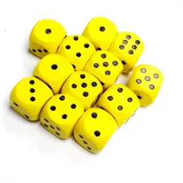 Party Favour 50 Pcs Yellow Wooden Dice Set Board Pastime 16mm Hobby Pinata Toy Home Game Favours Supplies Gift Bag Gag Prize Carnival