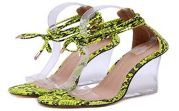 Größe 35 bis 40 mit Box Grüne Schlangen Getreide gedruckte Knöchelverpackung Transparent Clear High Heel Women Plattform Keile Absätze Sandalen8361278