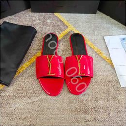 Summer slipper New Women's Flat Slippers Fashionable Jelly Colour Hollow Soft and Comfortable Sandals Indoor Bathroom Leisure Beach Shoes With box